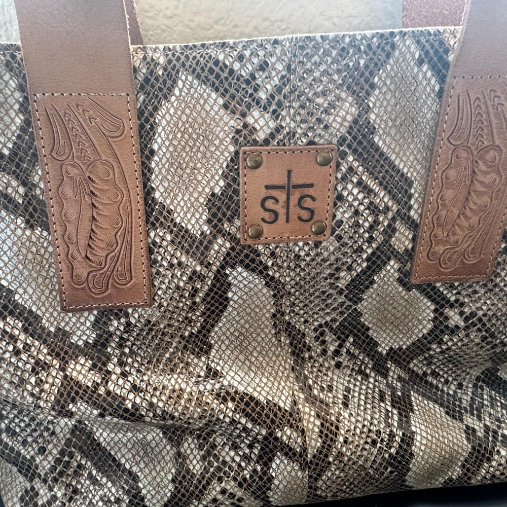 STS Ranchwear Brown and Cream Snake Pattern Tote